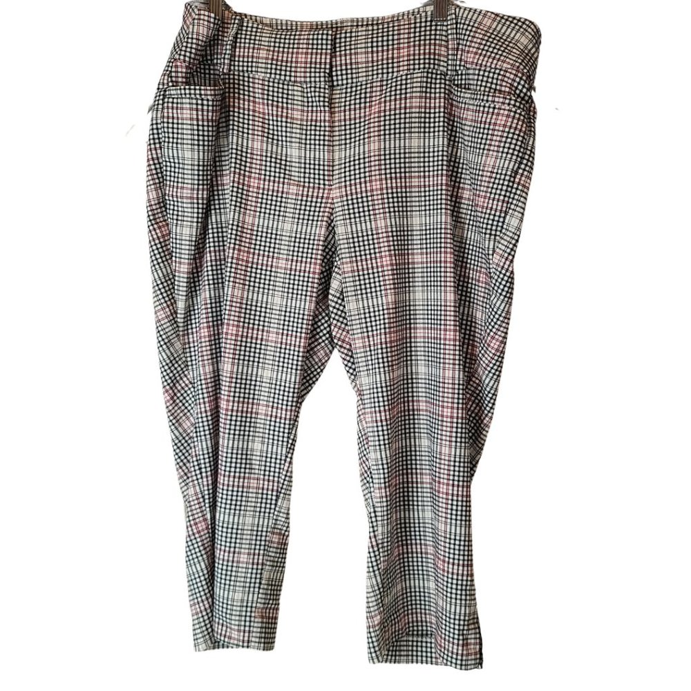 Black and Pink Plaid 4-Season Slim Capri Pants EUC